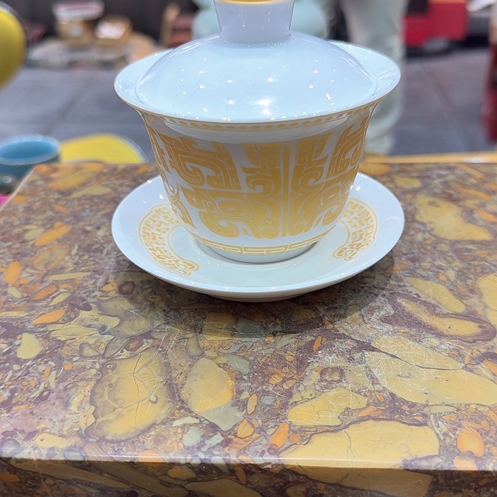 骨瓷盖碗一个，瓷。。品茗