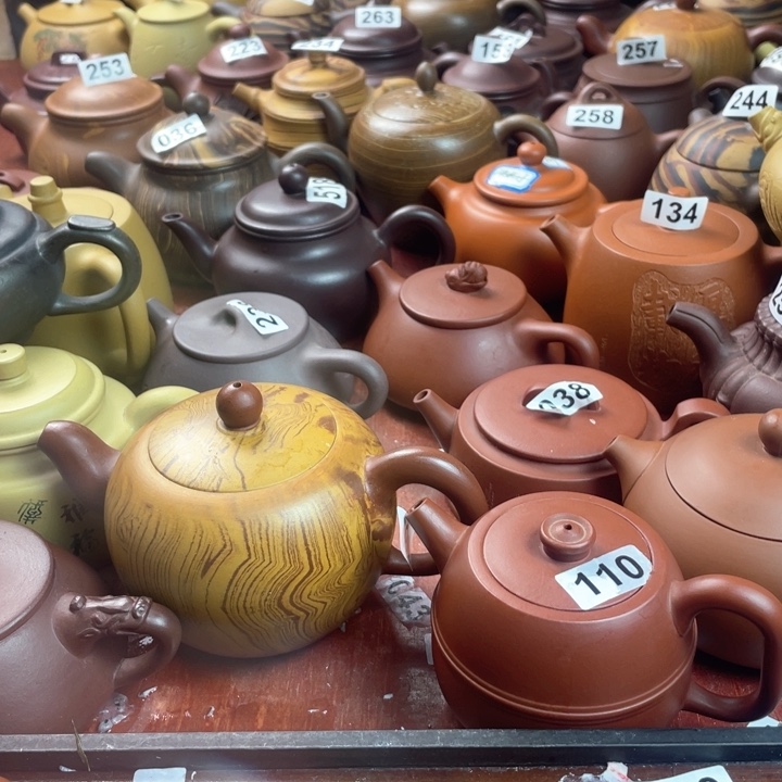 宜兴紫砂壶微瑕疵