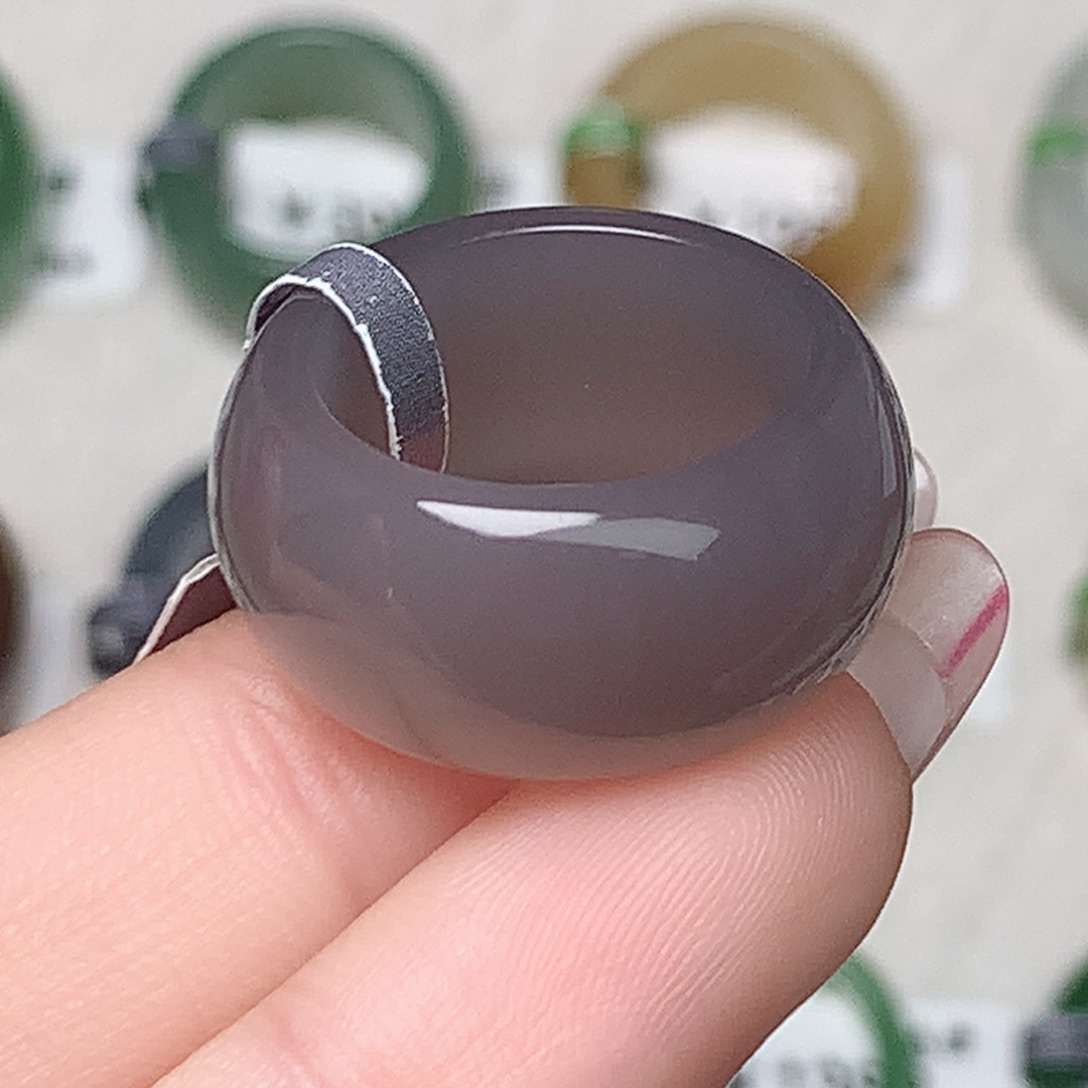 未镶嵌戒指和田玉