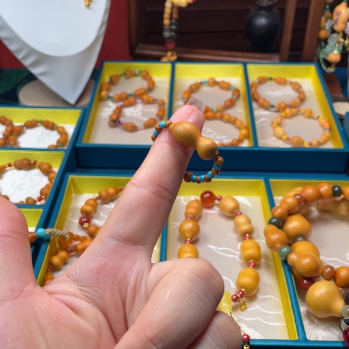 郁****九月葫芦11122233