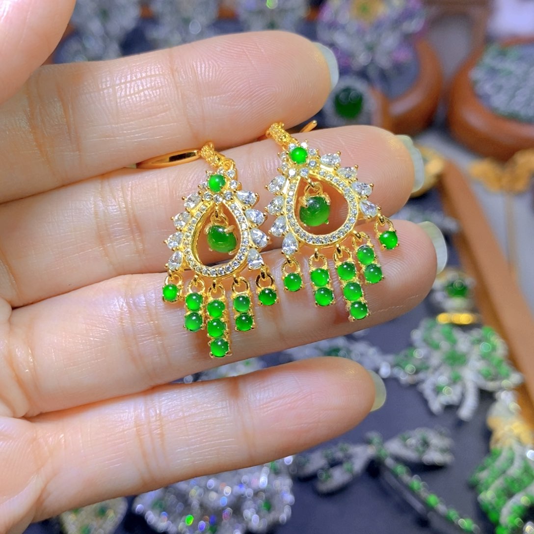 翡翠颈饰银S925镶嵌天然翡翠 