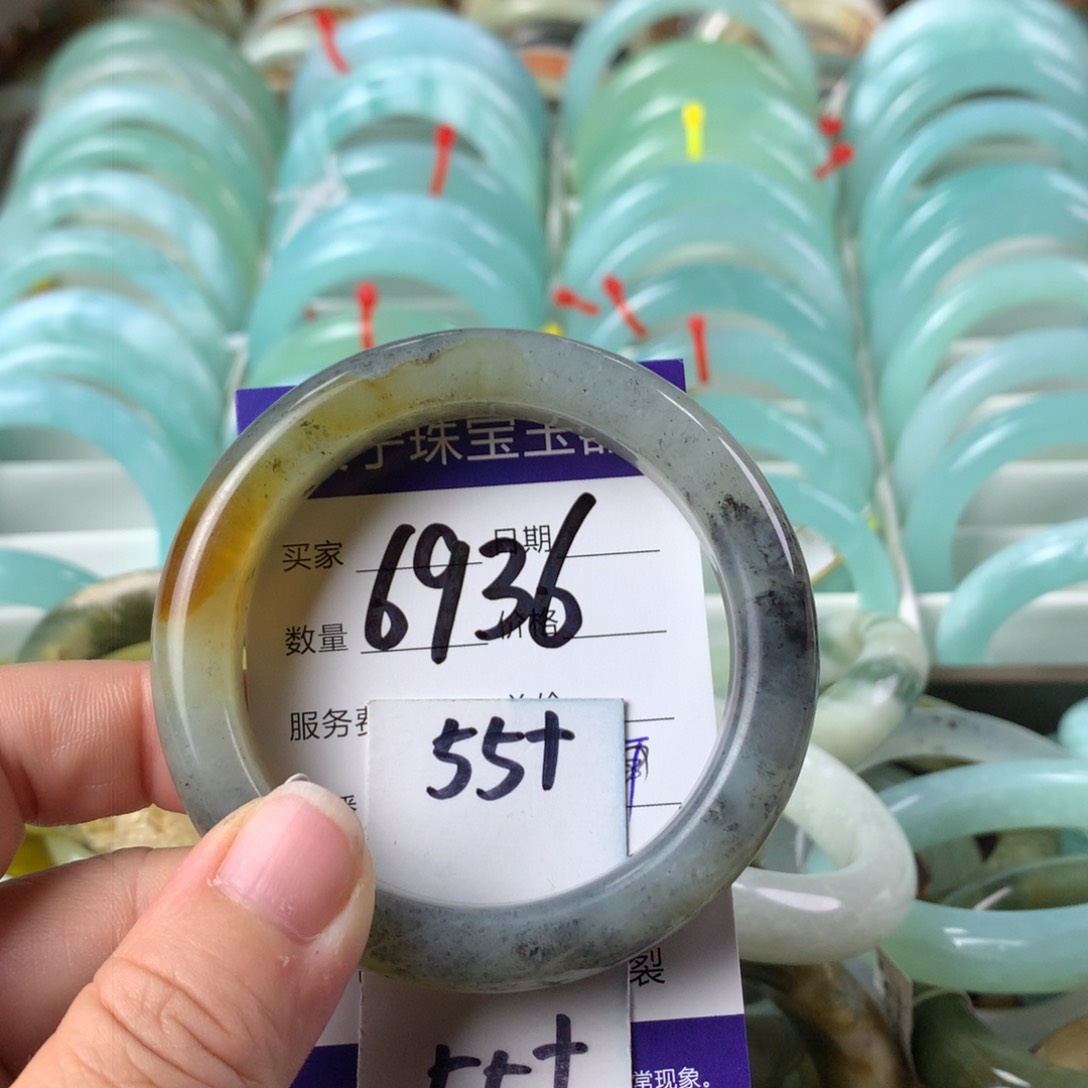 蛇纹石玉手镯未镶嵌6936