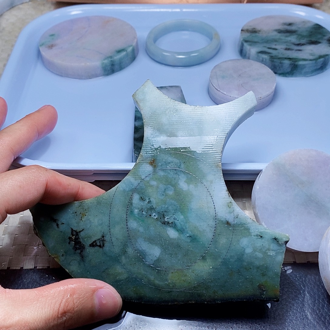 益***画翡翠未镶嵌颈饰658