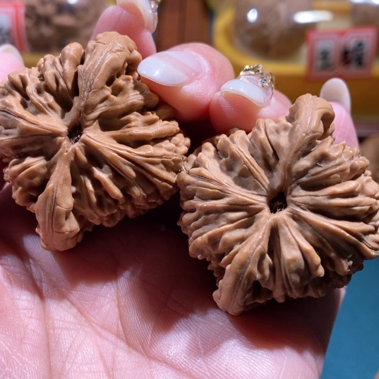 【闪购商品】文玩核桃吊坠缘*冰虎头王