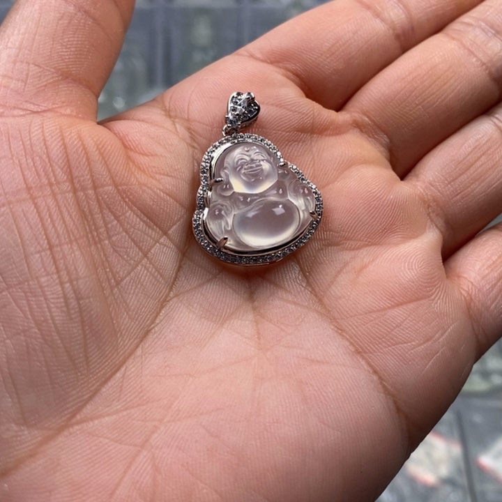 蛇纹石玉颈饰未镶嵌闻****方