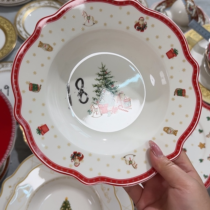 菜***叶瓷8.5英寸红色花边草帽盘4个