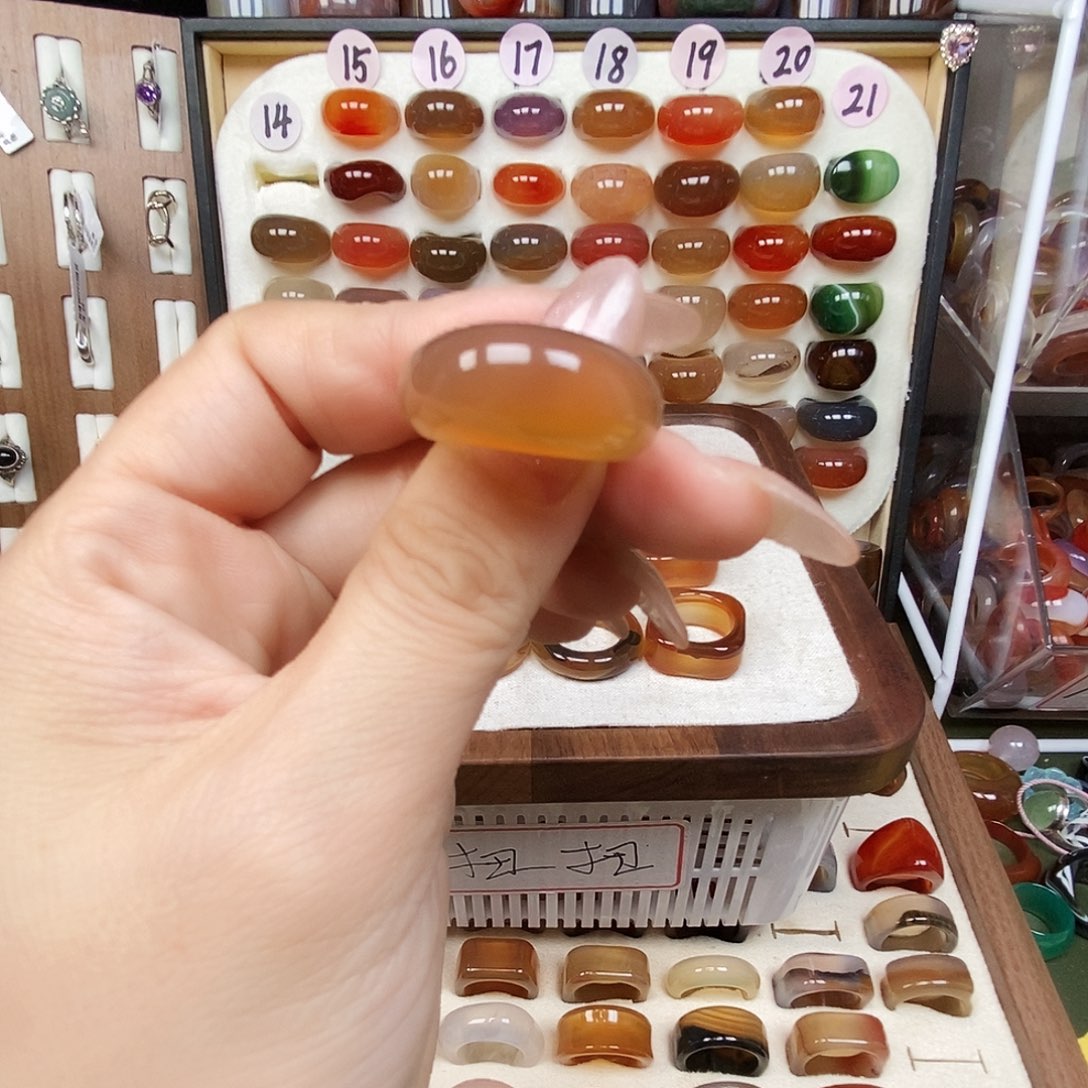 鑫***.玛瑙/玉髓未镶嵌戒指