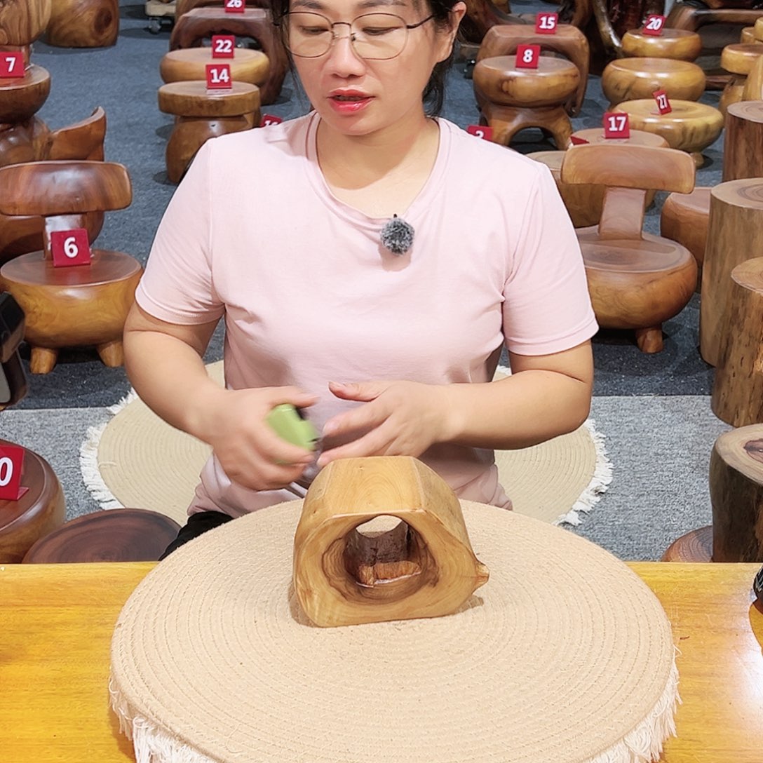 号香樟木尺寸：14-10-10cm