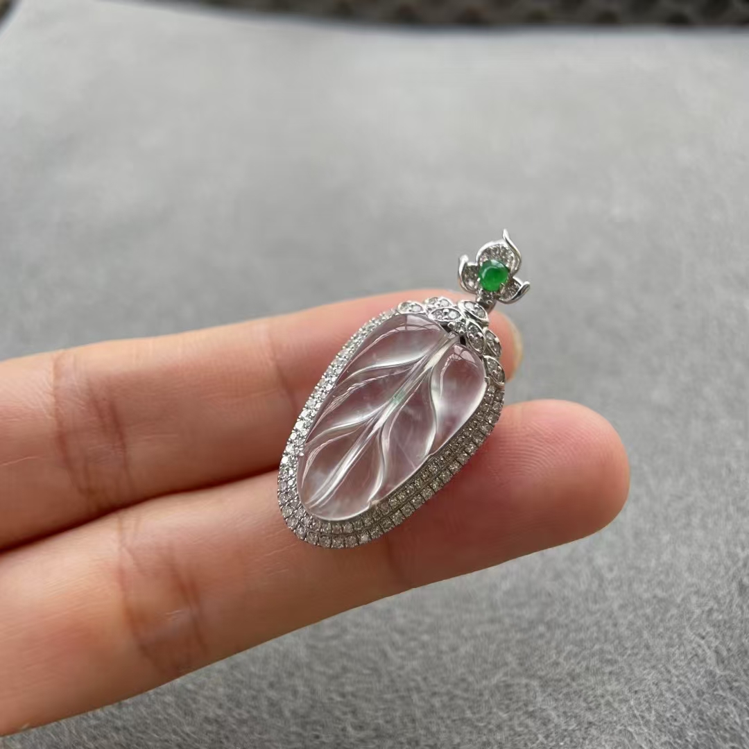 初夏翡翠  天然缅甸翡翠a货   叶子气质高冰精美冰透豪华