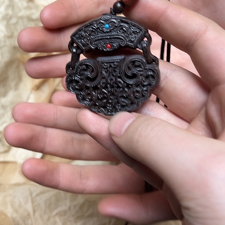 大叶紫檀（黑酸枝木类）