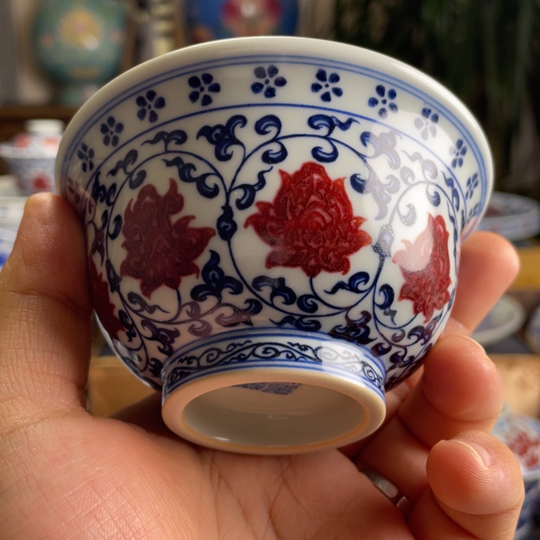 釉里红缠枝莲压手杯