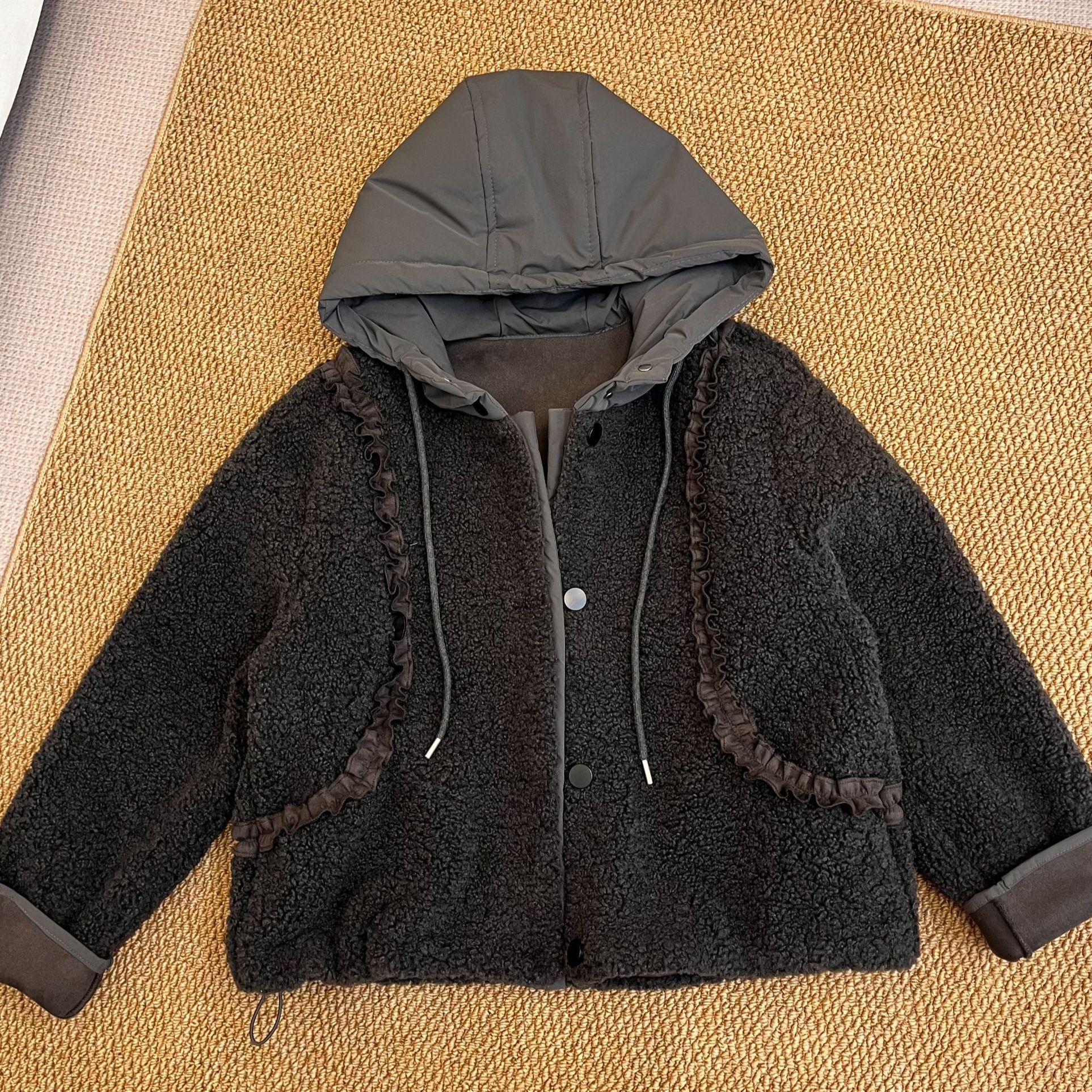 【花宝】羔羔毛连帽花边设计感短款女外套百搭洋气小个子