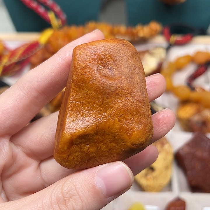 琥珀珠宝奇石未镶嵌