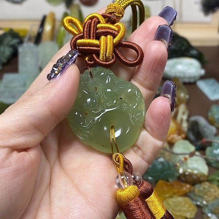 蛇纹石玉吊坠未镶嵌