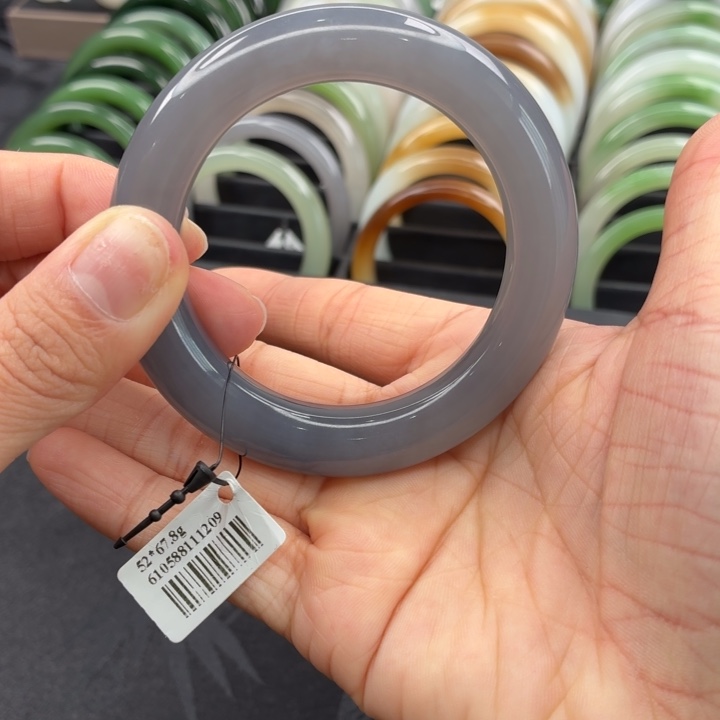 和田玉未镶嵌手镯烟紫渐变色