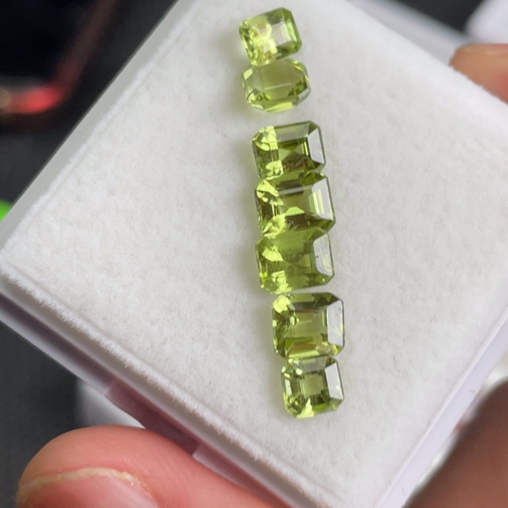 缅甸天然未镶嵌橄榄石