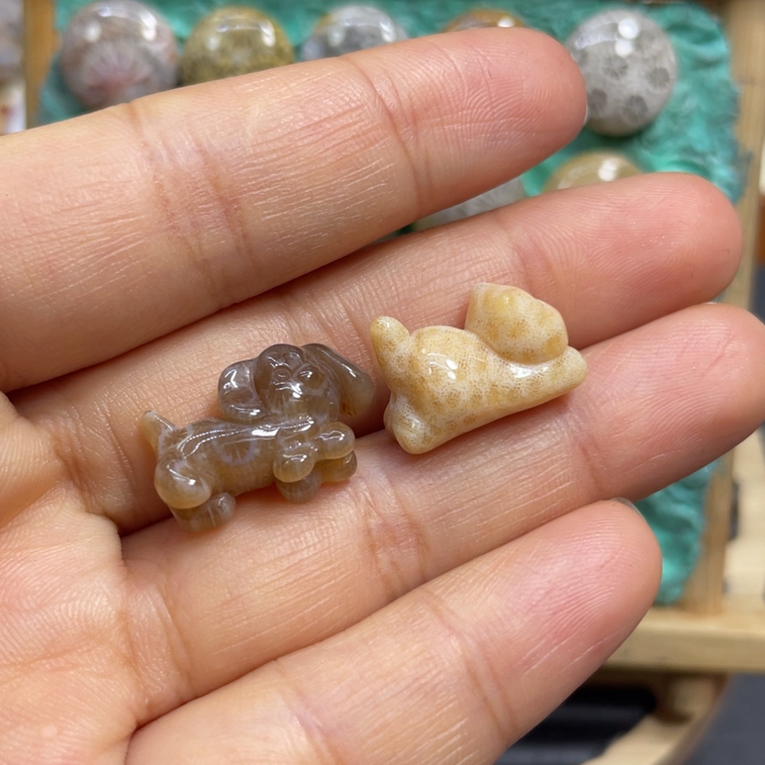 千***千硅化玉未镶嵌颈饰k7