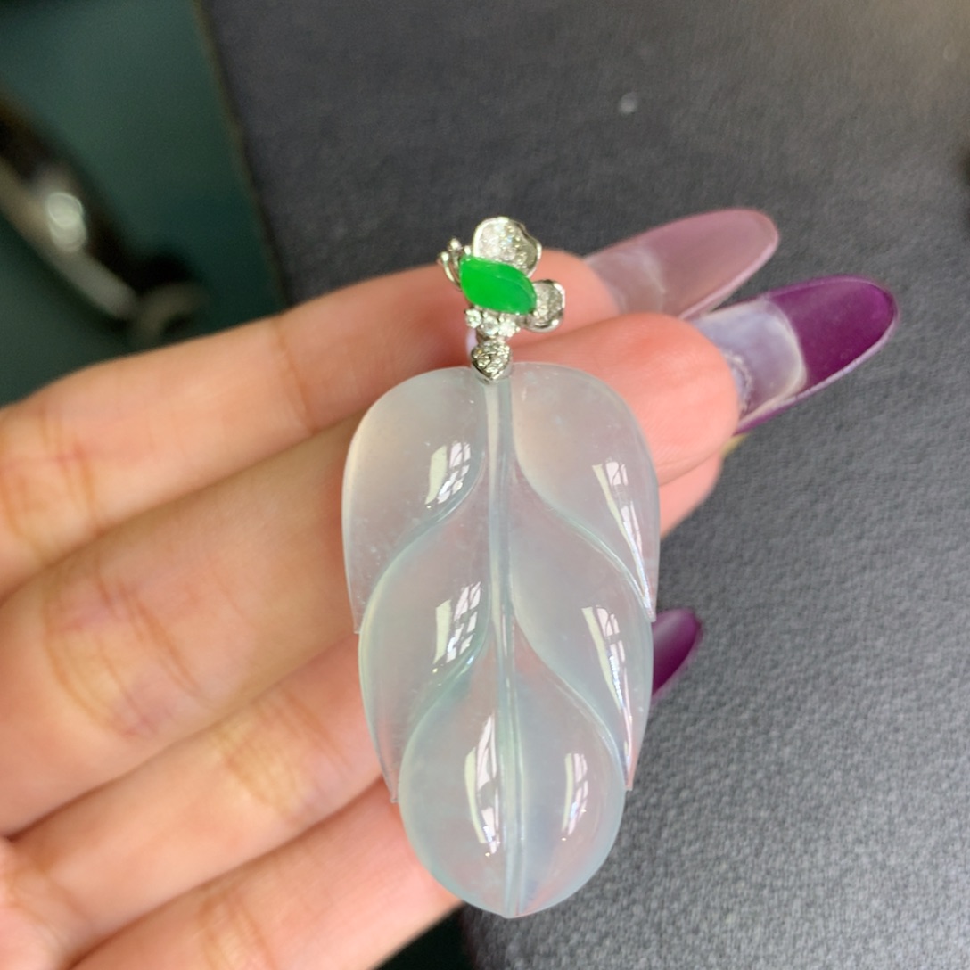 翡翠18K金镶嵌颈饰