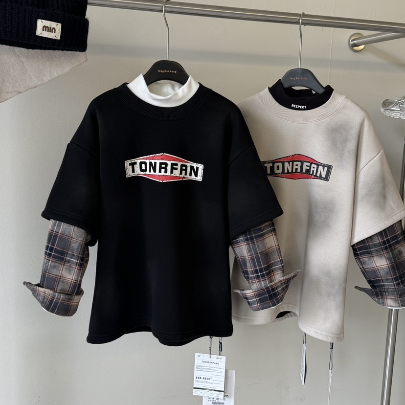 TRF-25650 秋冬儿童25年加绒一体绒假两件卫衣童装数字字母上衣