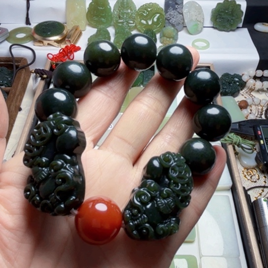 和田玉颈饰未镶嵌