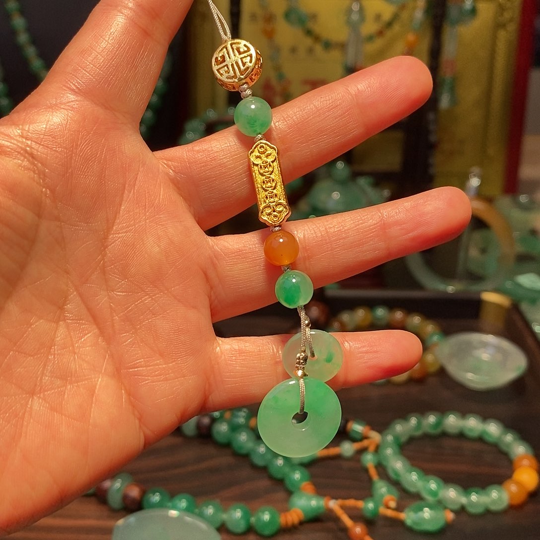 石英质玉未镶嵌挂件