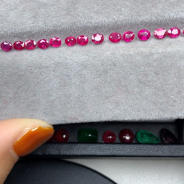 红宝石裸石缅甸鸽血红红宝石