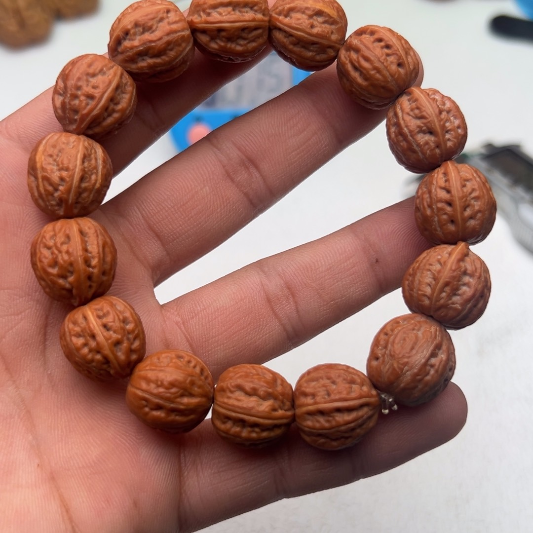 桃核手串核桃首创人和大
