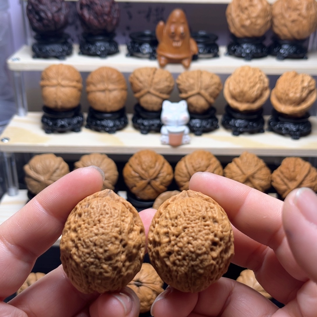 文玩核桃吊坠33w鱼子纹绣球41尺