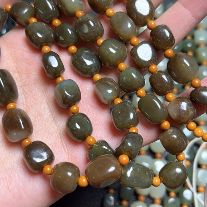 和田玉颈饰未镶嵌