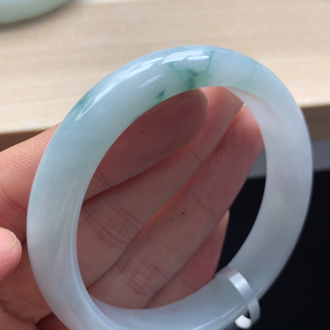 未镶嵌手镯翡翠手镯