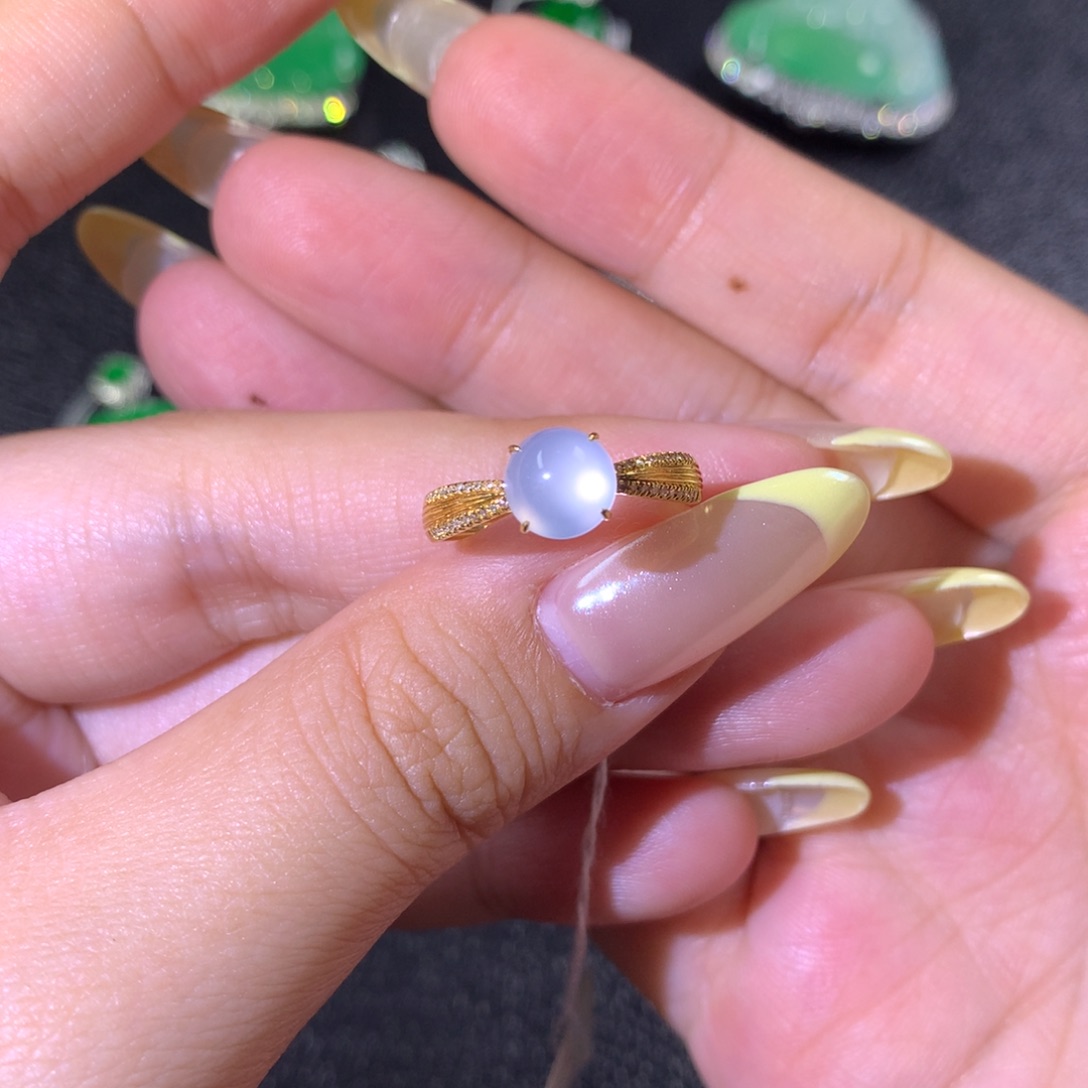 翡翠戒指18K金镶嵌翡翠