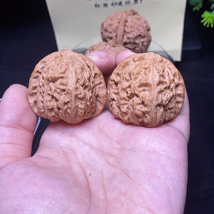 核桃把件40全品三角白