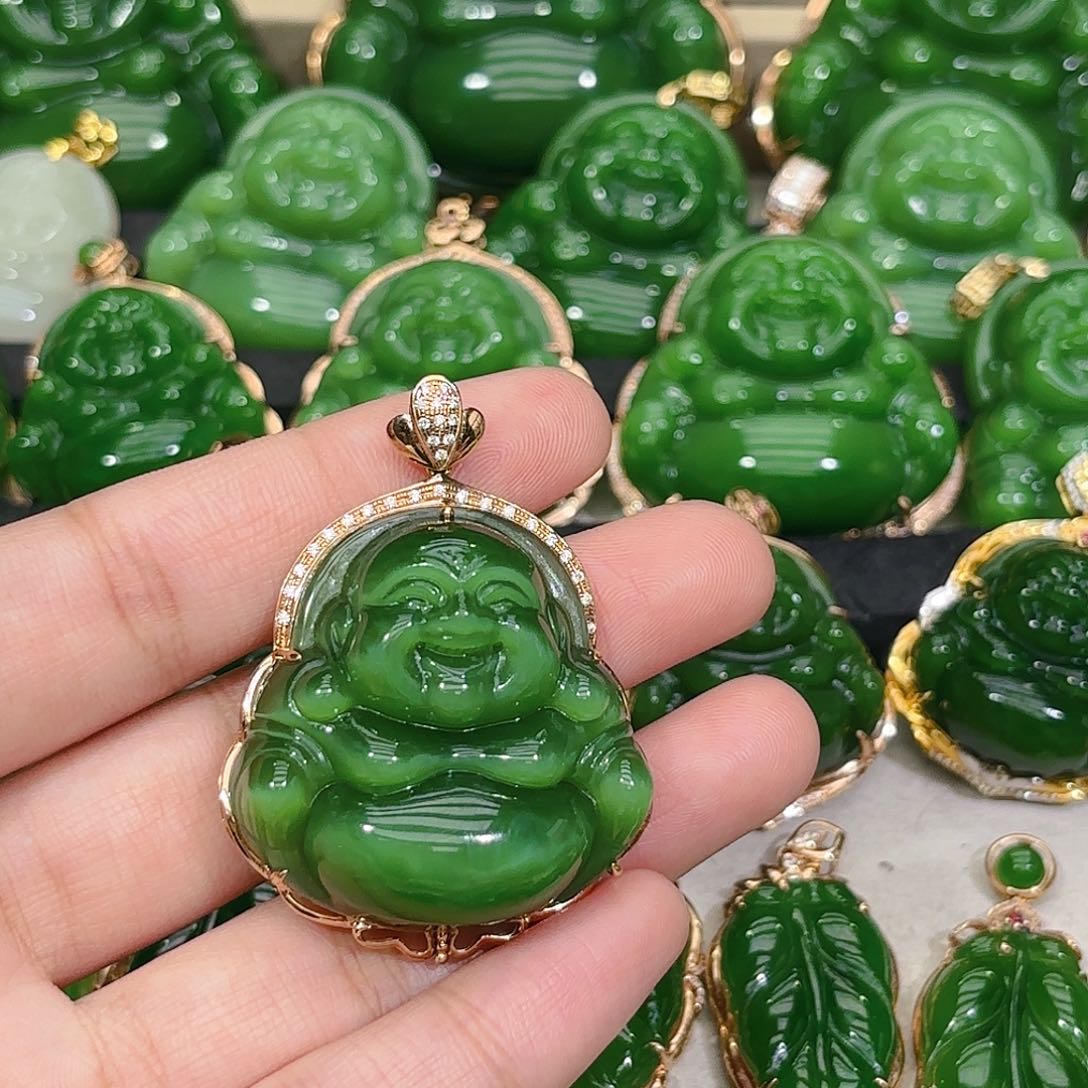 和田玉（碧玉）颈饰18K金镶嵌