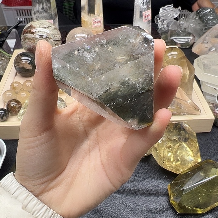 水晶未镶嵌珠宝半成品460