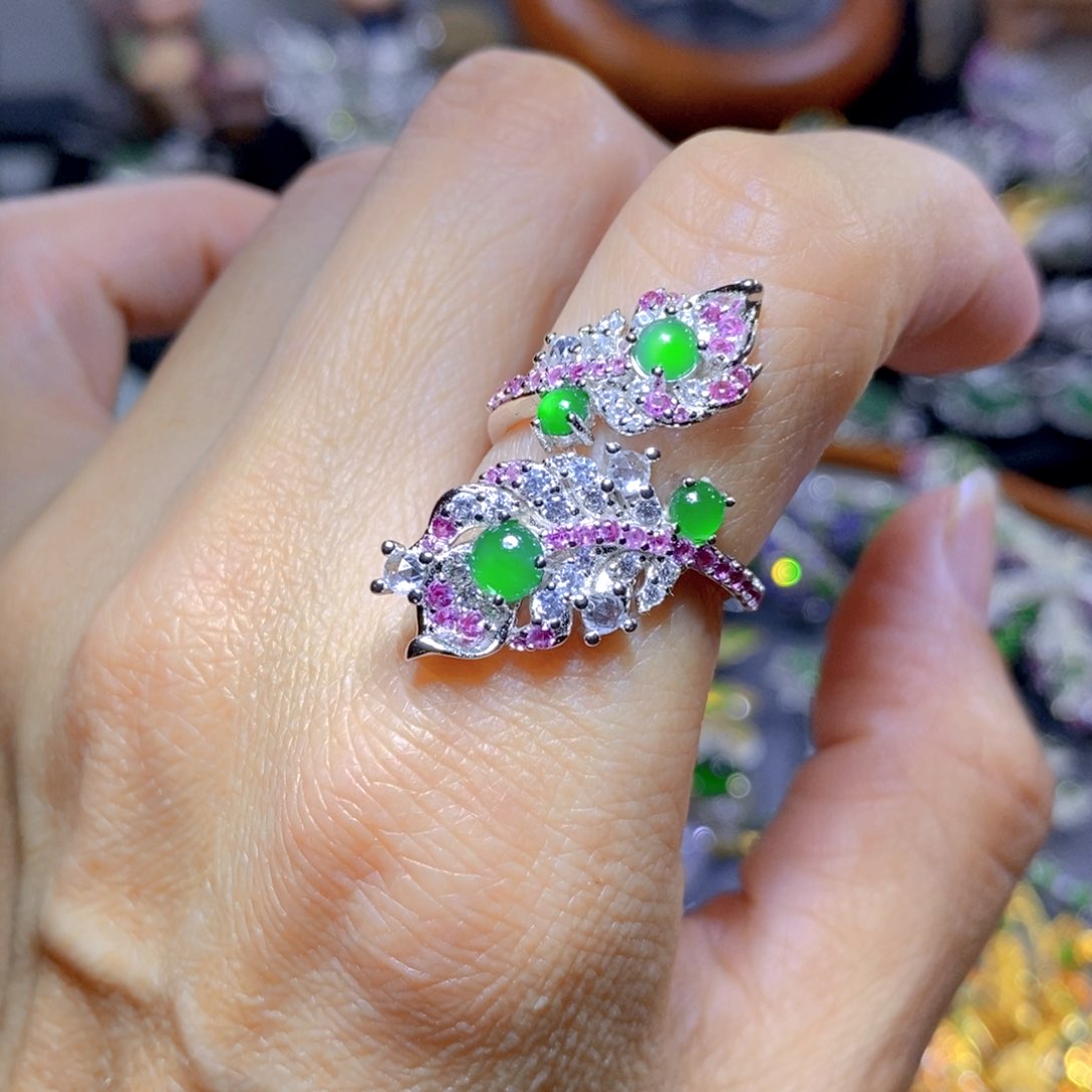 翡翠颈饰银S925镶嵌天然翡翠