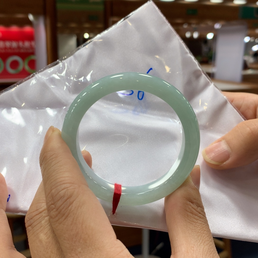 翡翠未镶嵌手镯福利