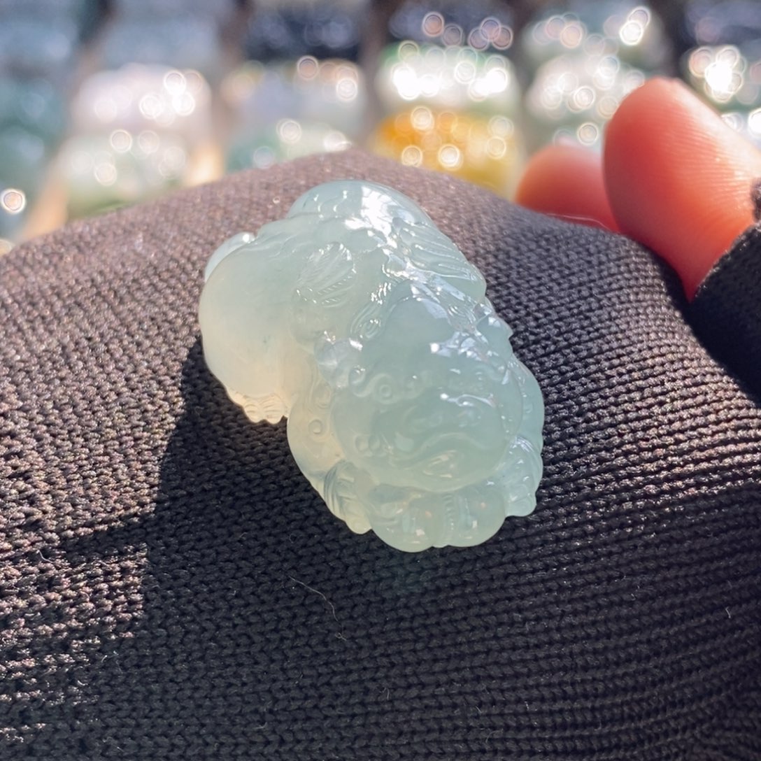翡翠未镶嵌颈饰天然翡翠貔貅吊坠