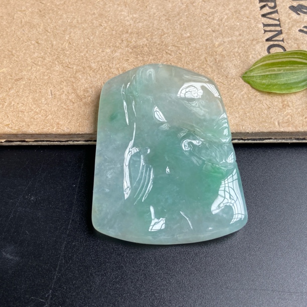 天然缅甸翡翠A货冰晴绿悟道吊坠绿色冰透雕刻浅绿