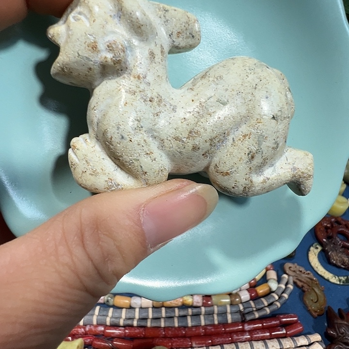 透闪石质玉未镶嵌挂件