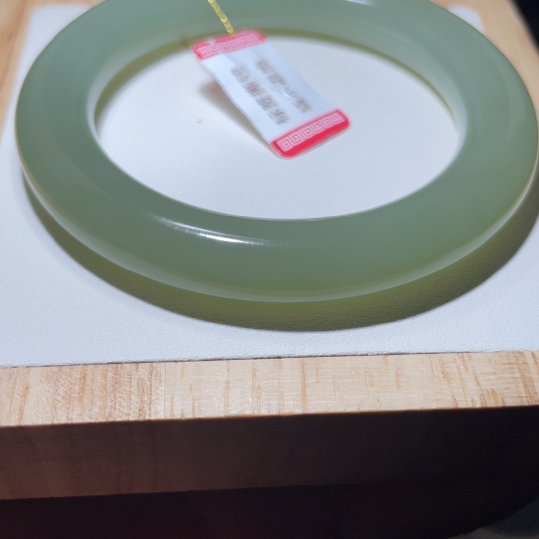 和田玉手镯未镶嵌傲****?