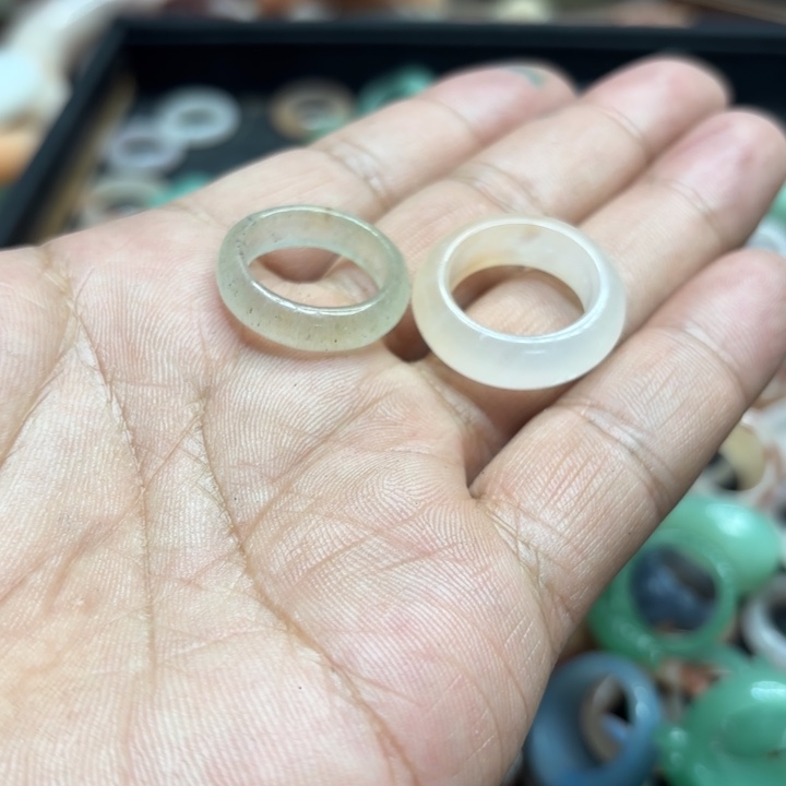 ꪶ***এ石英质玉未镶嵌手镯