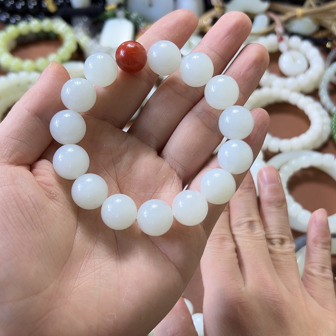 和田玉未镶嵌手串