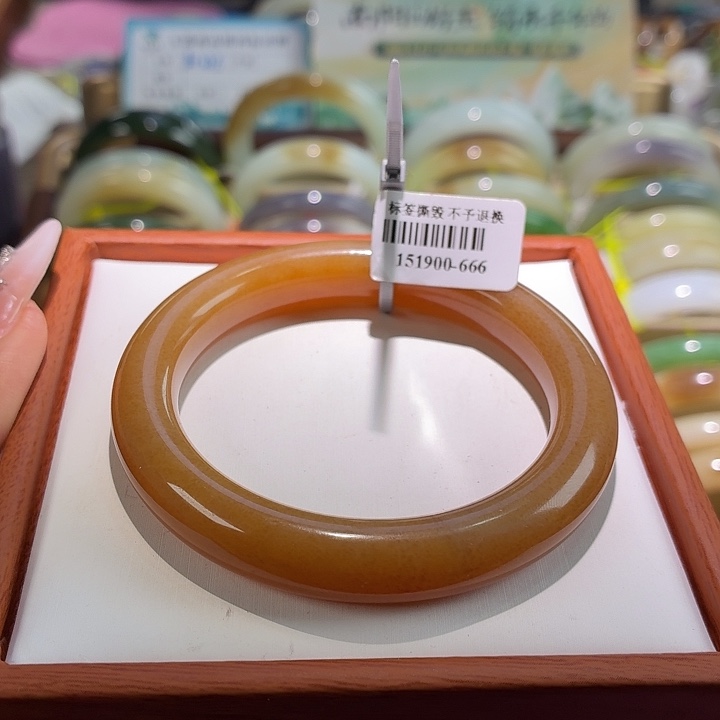 和田玉未镶嵌手镯全糖  56