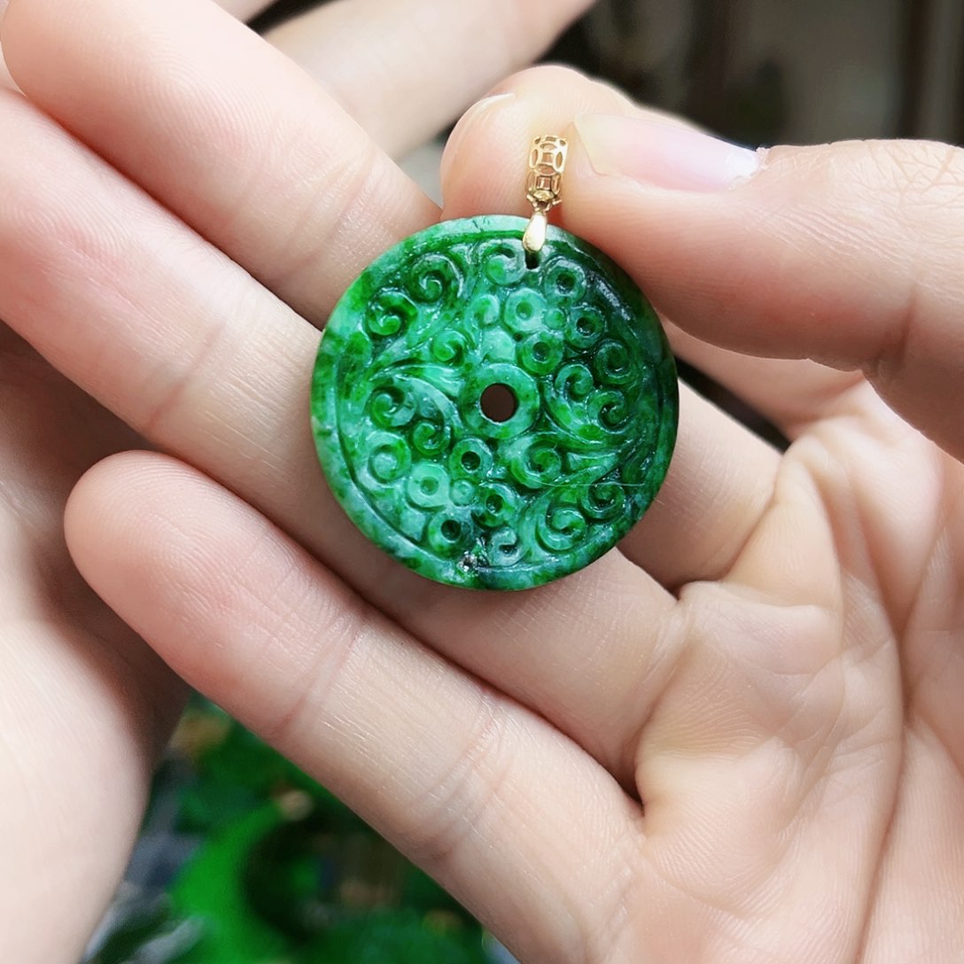 翡翠颈饰18K金镶嵌吊坠