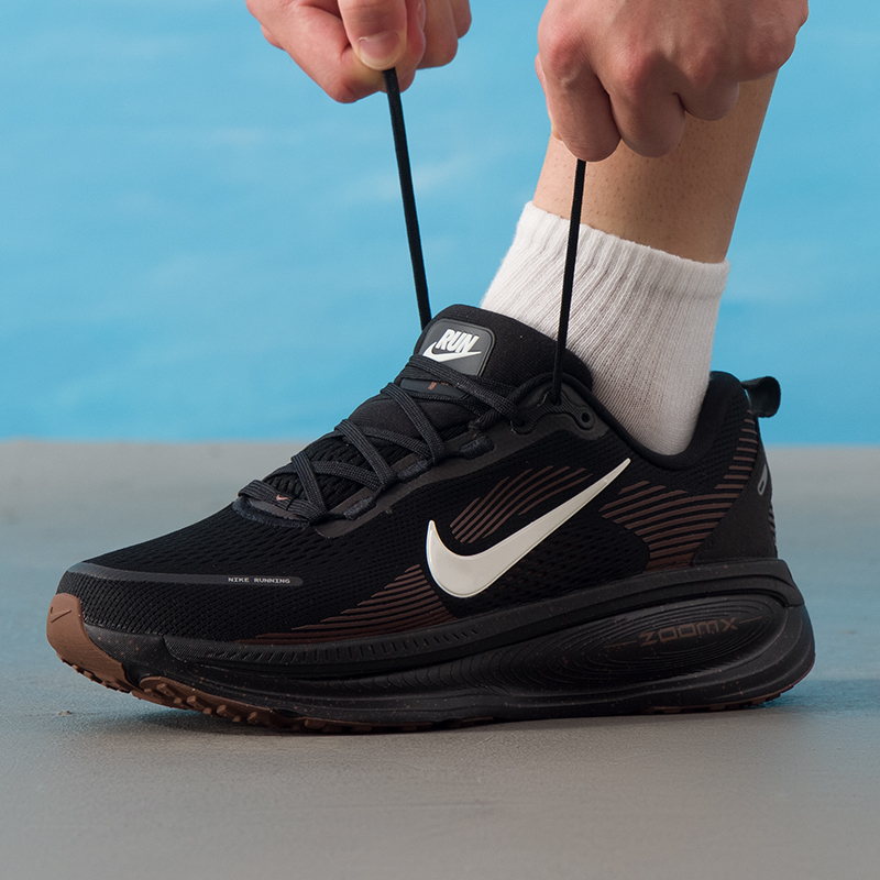 NIKE耐克官网正品男鞋2025新款VOMERO 18休闲透气时尚运动跑步鞋