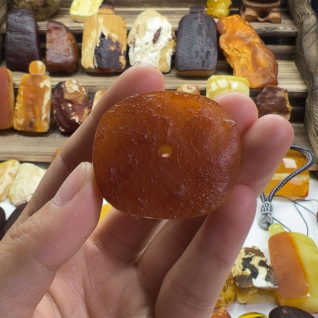 琥珀裸石未镶嵌琥珀