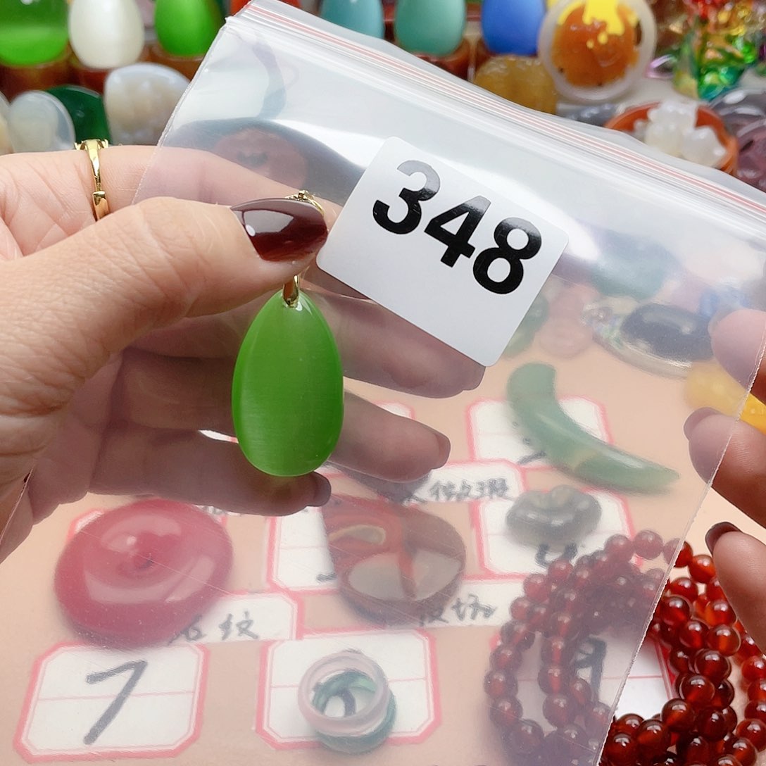 合金颈饰玛瑙/玉髓飞**牛