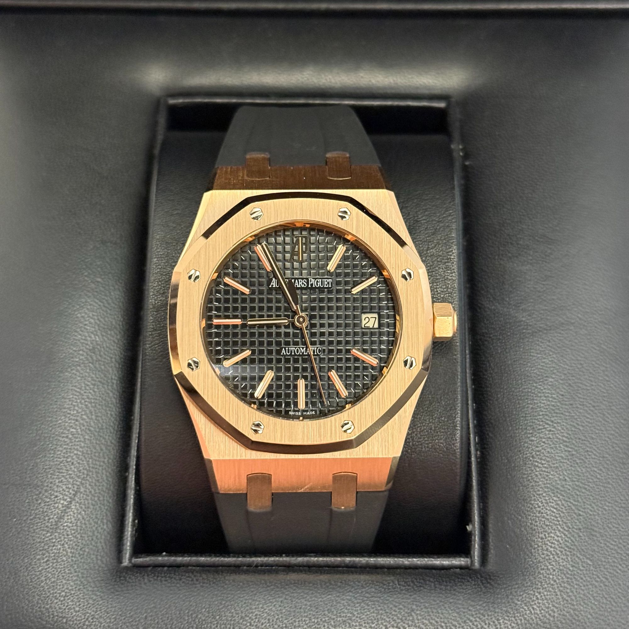 99新 Audemars Piguet/爱彼 爱彼皇家橡树 15300OR 黑盘单表