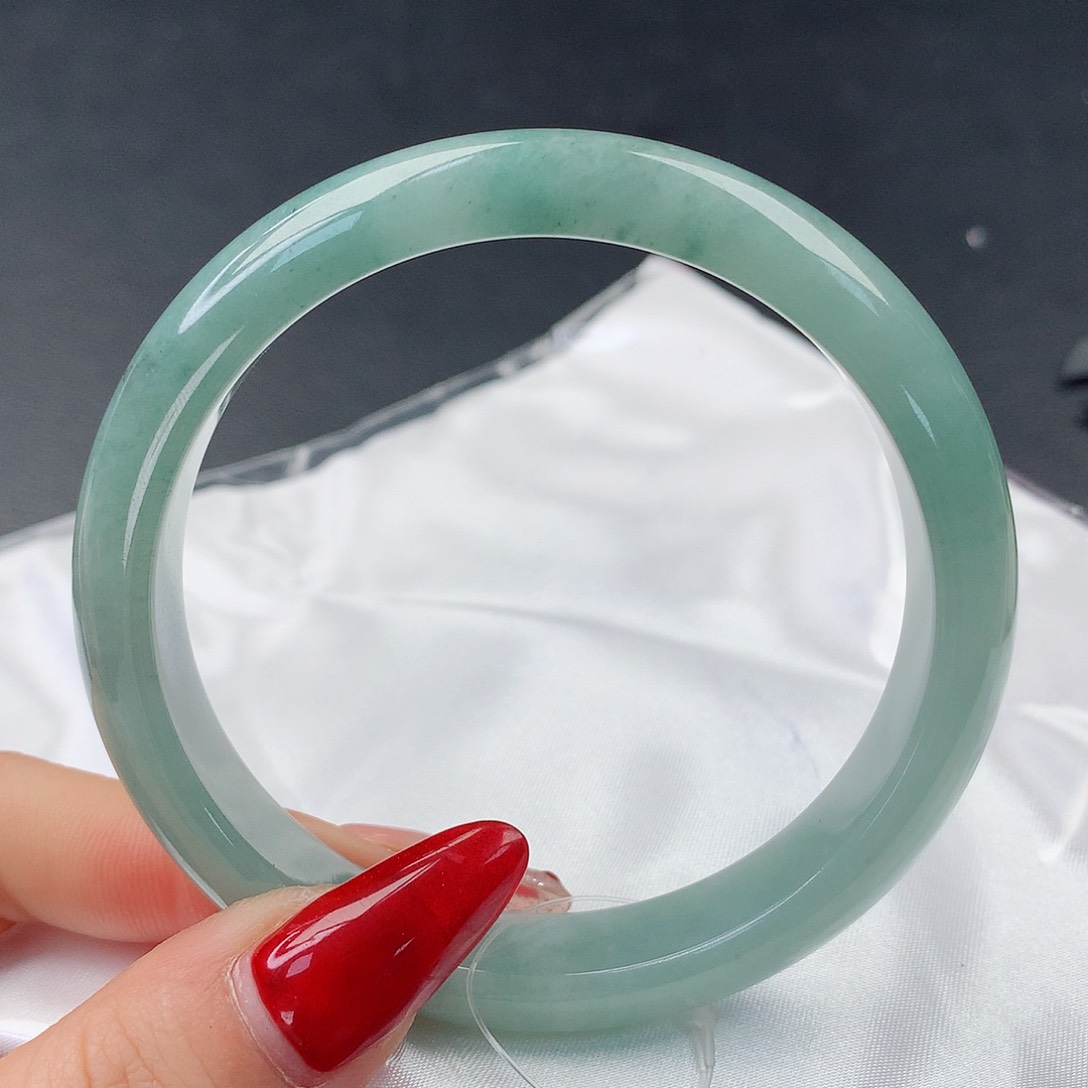 翡翠手镯未镶嵌0019正60