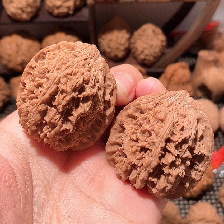 文玩核桃吊坠41尺满天星，黄尖